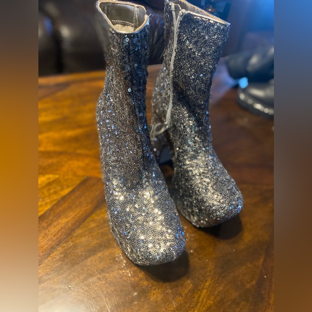 NEW 139$ Circus by Sam Edelman Sequin Stretch Heel Ankle Boots Black Silver 8.5M